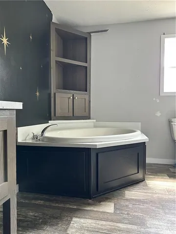 $375,000 | 410 Southeast Se Highway, Laredo, MO 64652