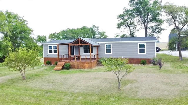 $375,000 | 410 Southeast Se Highway, Laredo, MO 64652