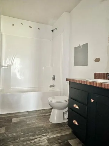 $375,000 | 410 Southeast Se Highway, Laredo, MO 64652