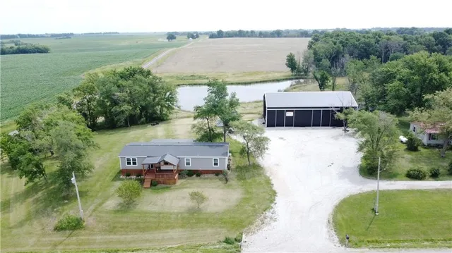 $375,000 | 410 Southeast Se Highway, Laredo, MO 64652