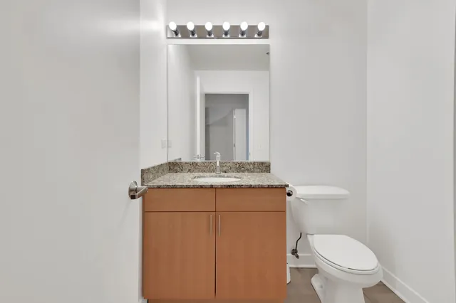 $410,000 | 320 East 21st Street, Unit 204, Chicago, IL 60616