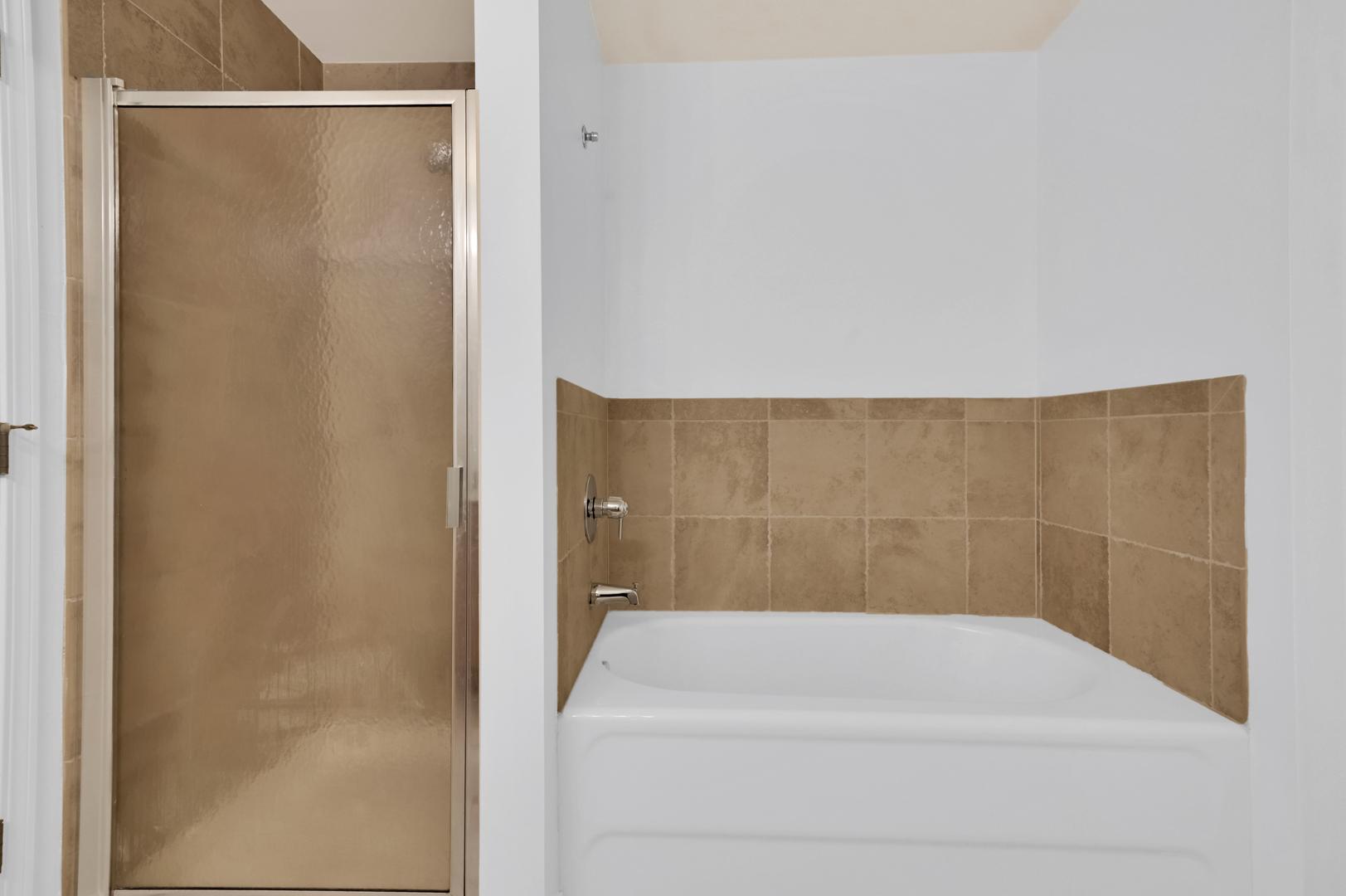 320 East 21st Street, Unit 204 Chicago, IL 60616 - Photo 26 of 31