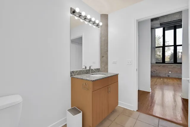 $410,000 | 320 East 21st Street, Unit 204, Chicago, IL 60616