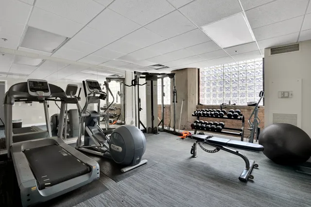 $410,000 | 320 East 21st Street, Unit 204, Chicago, IL 60616