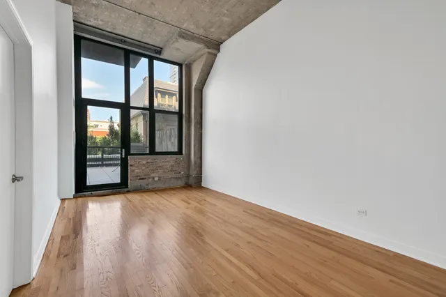 $410,000 | 320 East 21st Street, Unit 204, Chicago, IL 60616