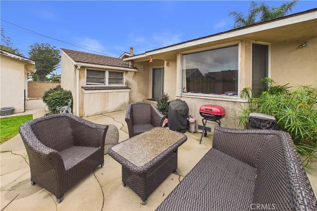 $950,000 | 1331 East Marshall Place, Long Beach, CA 90807