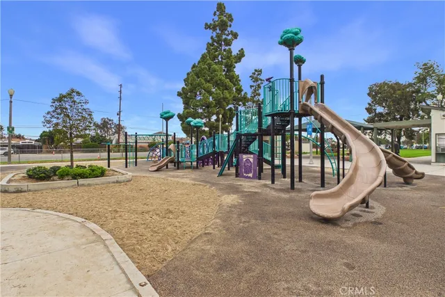 $950,000 | 1331 East Marshall Place, Long Beach, CA 90807