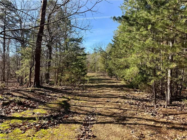 $75,000 | 200 Harbor Drive East, Lexington, NC 27292