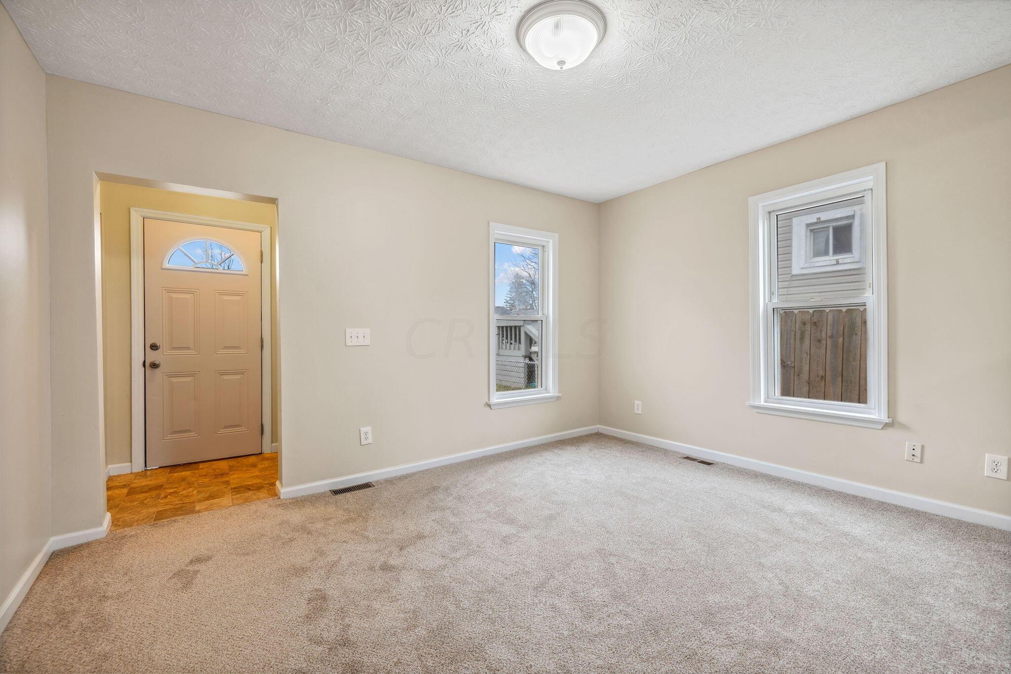 240 Delray Road Columbus, OH 43207 - Photo 8 of 28 36-web-or-mls-240-delray-rd
