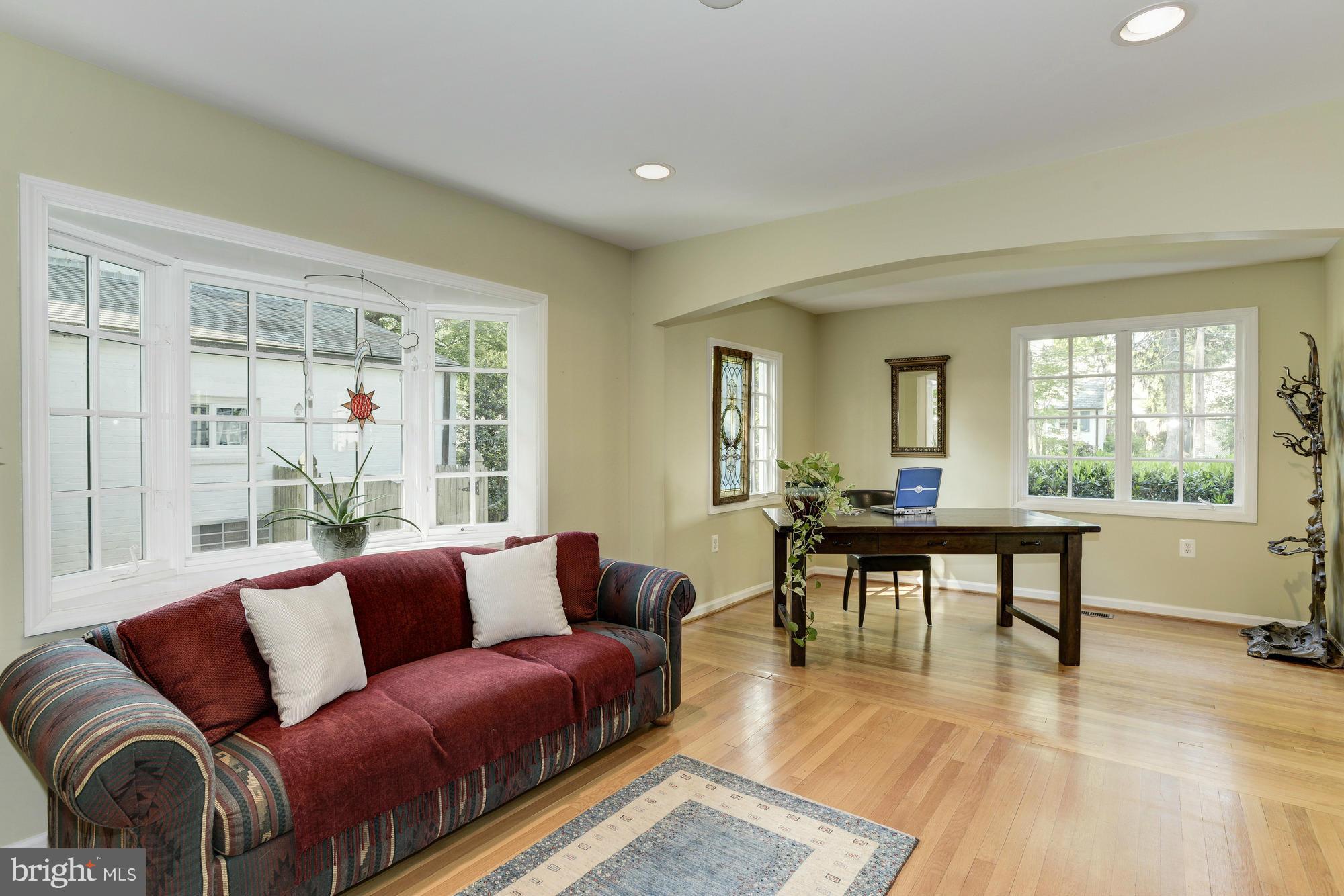4611 Merivale Road Chevy Chase, MD 20815 - Photo 10 of 30 Library