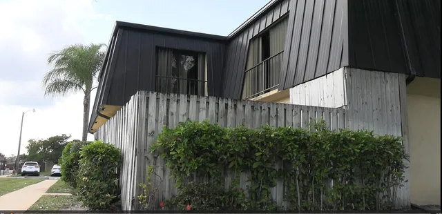 $2,250 | 2464 Waterside Drive, Lake Worth, FL 33461