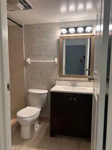 $2,250 | 2464 Waterside Drive, Lake Worth, FL 33461