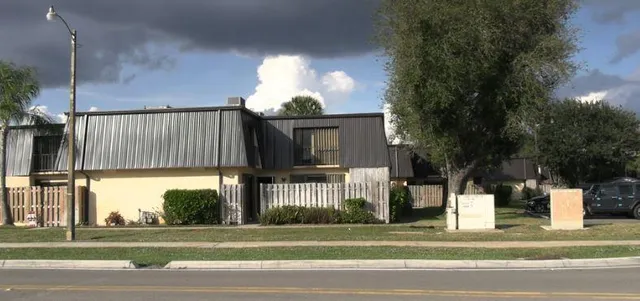 $2,250 | 2464 Waterside Drive, Lake Worth, FL 33461