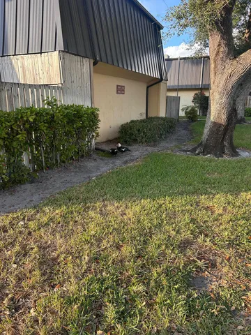 $2,250 | 2464 Waterside Drive, Lake Worth, FL 33461