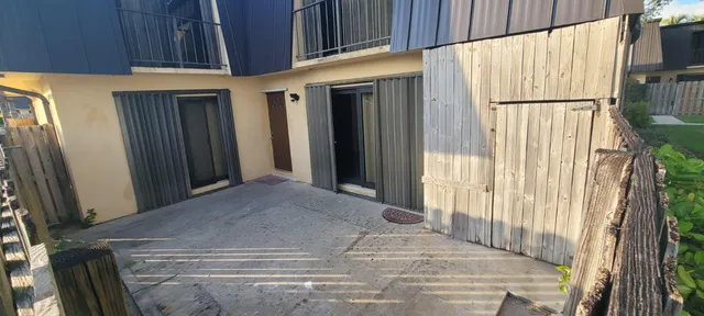 $2,250 | 2464 Waterside Drive, Lake Worth, FL 33461