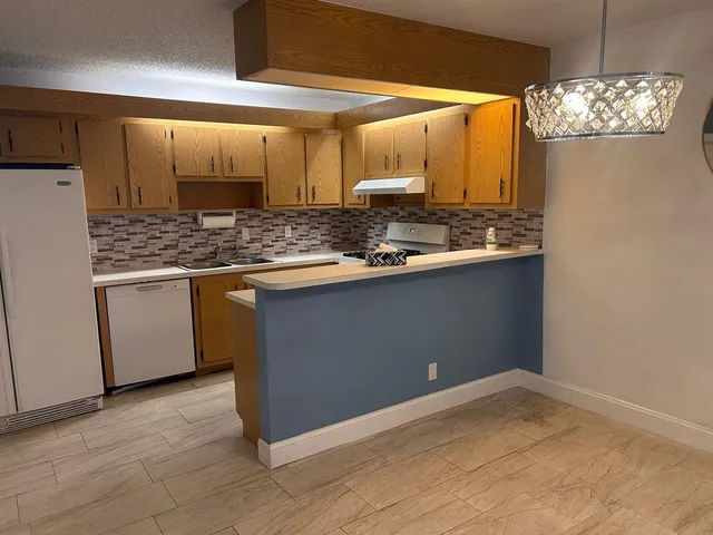 $2,250 | 2464 Waterside Drive, Lake Worth, FL 33461