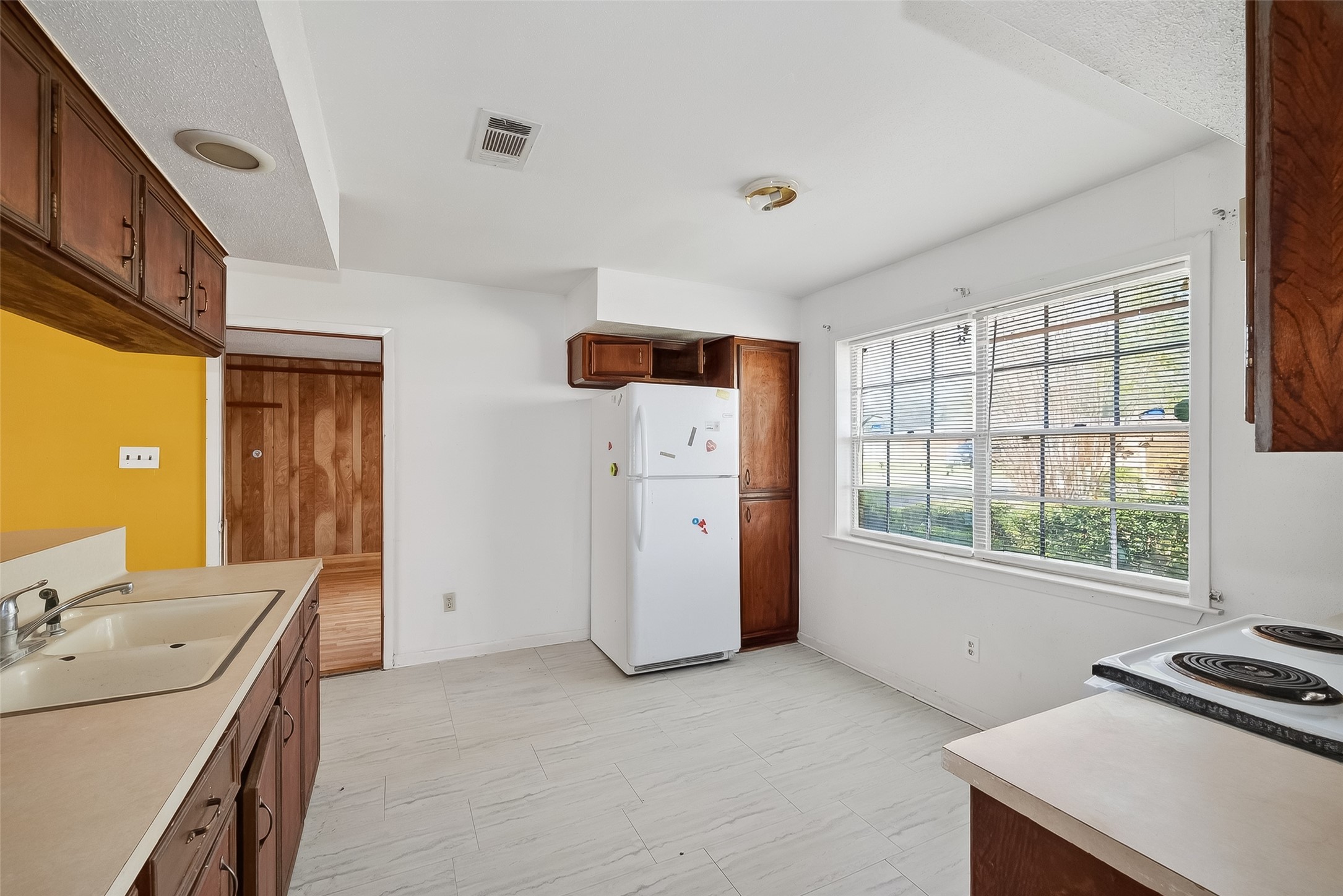 20706 Emerald Street Prairie View, TX 77484 - Photo 13 of 47