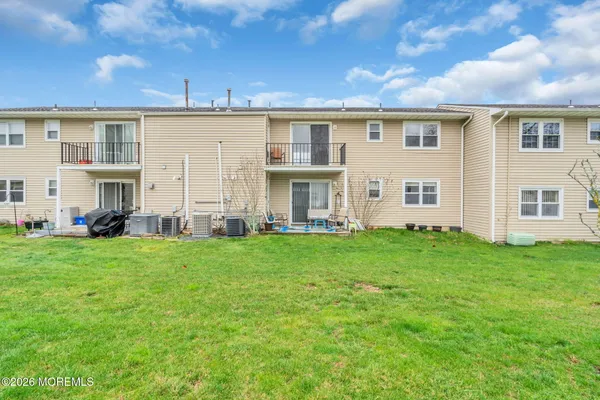 $325,000 | 10 Maine Court, Unit 734, Matawan, NJ 07747