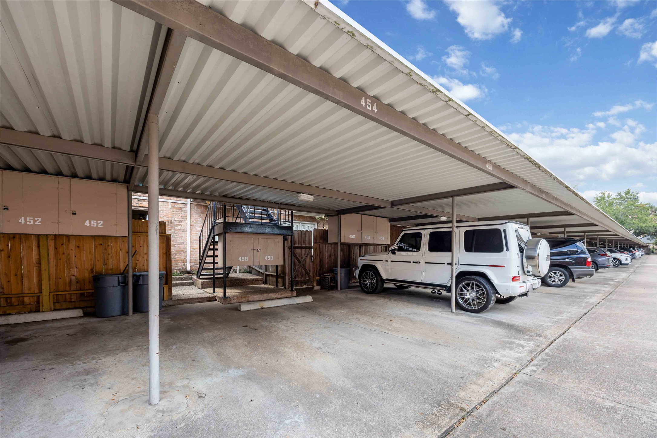 454 North Post Oak Lane Houston, TX 77024 - Photo 19 of 22