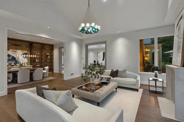 $7,990,000 | 2505 Lake Of The Isles Parkway East, Minneapolis, MN 55405