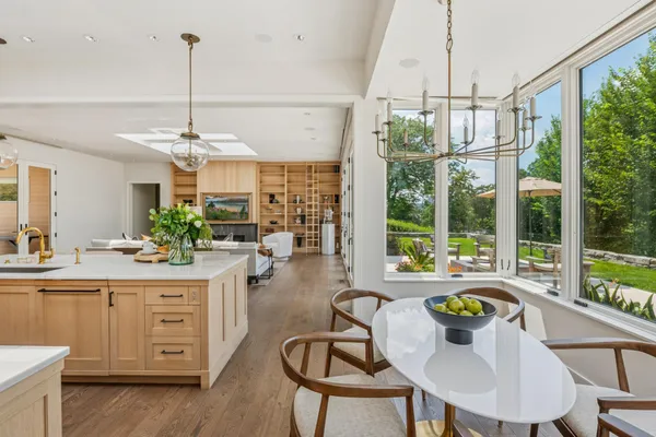 $7,990,000 | 2505 Lake Of The Isles Parkway East, Minneapolis, MN 55405