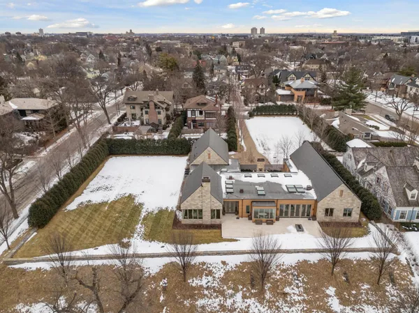 $7,990,000 | 2505 Lake Of The Isles Parkway East, Minneapolis, MN 55405