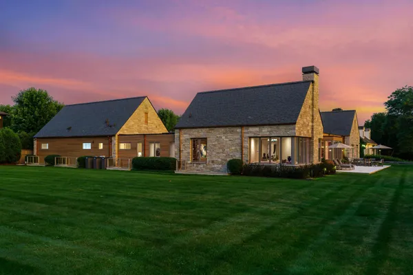 $7,990,000 | 2505 Lake Of The Isles Parkway East, Minneapolis, MN 55405