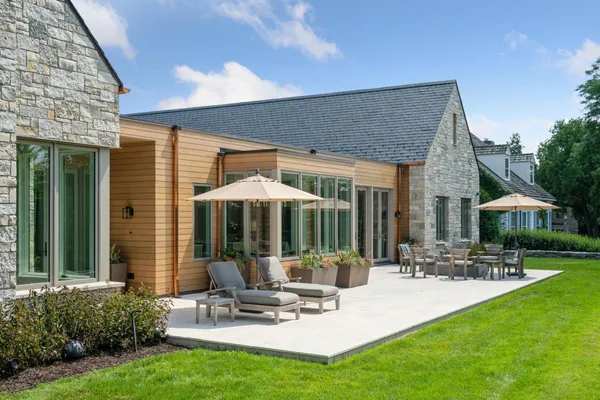 $7,990,000 | 2505 Lake Of The Isles Parkway East, Minneapolis, MN 55405