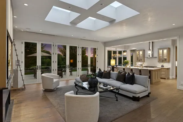 $7,990,000 | 2505 Lake Of The Isles Parkway East, Minneapolis, MN 55405