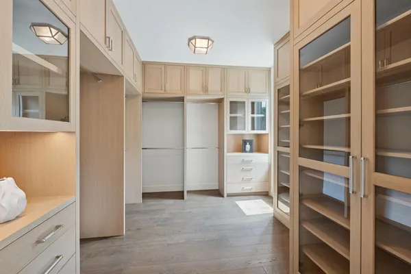$7,990,000 | 2505 Lake Of The Isles Parkway East, Minneapolis, MN 55405