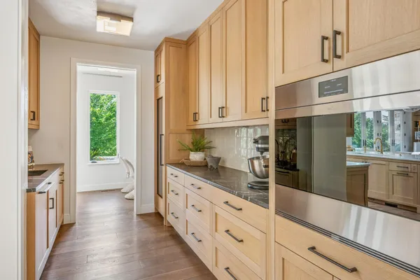 $7,990,000 | 2505 Lake Of The Isles Parkway East, Minneapolis, MN 55405