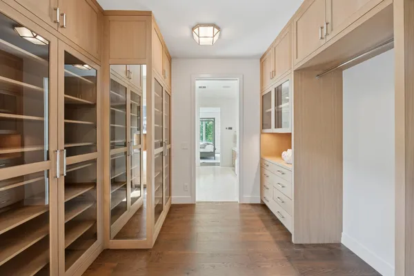 $7,990,000 | 2505 Lake Of The Isles Parkway East, Minneapolis, MN 55405