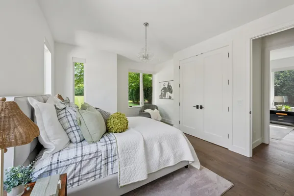 $7,990,000 | 2505 Lake Of The Isles Parkway East, Minneapolis, MN 55405