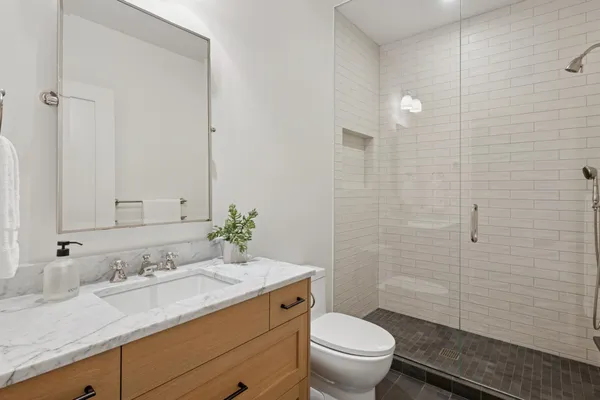 $7,990,000 | 2505 Lake Of The Isles Parkway East, Minneapolis, MN 55405