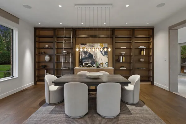 $7,990,000 | 2505 Lake Of The Isles Parkway East, Minneapolis, MN 55405