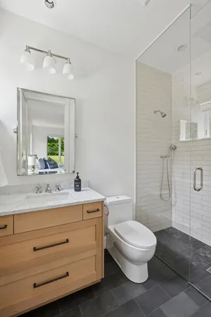 $7,990,000 | 2505 Lake Of The Isles Parkway East, Minneapolis, MN 55405