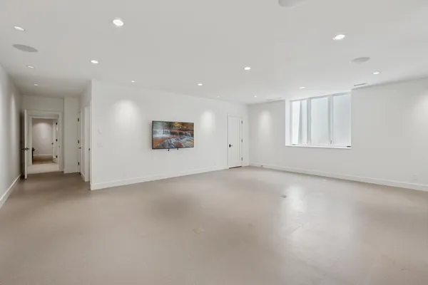 $7,990,000 | 2505 Lake Of The Isles Parkway East, Minneapolis, MN 55405