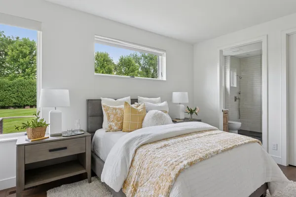 $7,990,000 | 2505 Lake Of The Isles Parkway East, Minneapolis, MN 55405