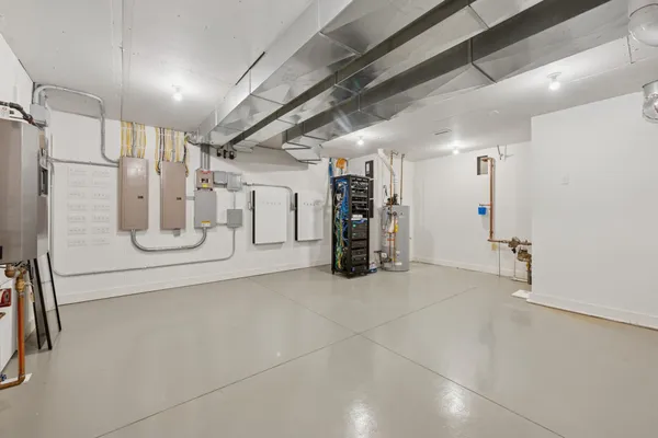 $7,990,000 | 2505 Lake Of The Isles Parkway East, Minneapolis, MN 55405