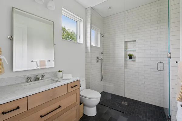 $7,990,000 | 2505 Lake Of The Isles Parkway East, Minneapolis, MN 55405