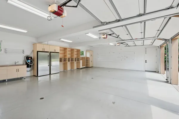 $7,990,000 | 2505 Lake Of The Isles Parkway East, Minneapolis, MN 55405