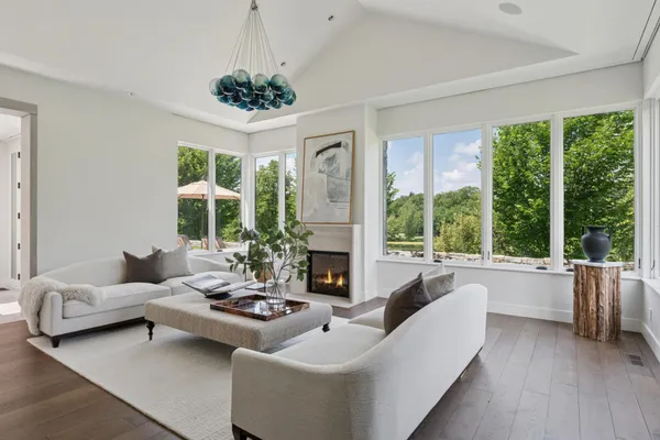 $7,990,000 | 2505 Lake Of The Isles Parkway East, Minneapolis, MN 55405
