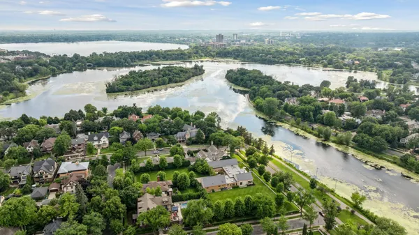 $7,990,000 | 2505 Lake Of The Isles Parkway East, Minneapolis, MN 55405