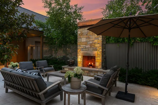 $7,990,000 | 2505 Lake Of The Isles Parkway East, Minneapolis, MN 55405