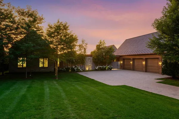 $7,990,000 | 2505 Lake Of The Isles Parkway East, Minneapolis, MN 55405