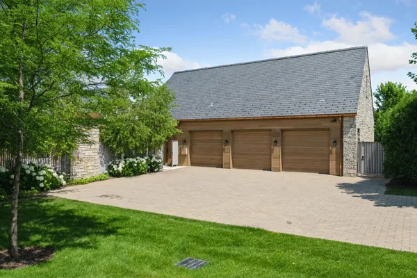 $7,990,000 | 2505 Lake Of The Isles Parkway East, Minneapolis, MN 55405