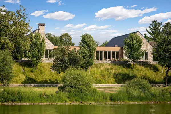 $7,990,000 | 2505 Lake Of The Isles Parkway East, Minneapolis, MN 55405