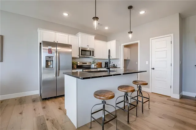 $540,381 | 12510 Northeast Parkwood Drive, Lee's Summit, MO 64086