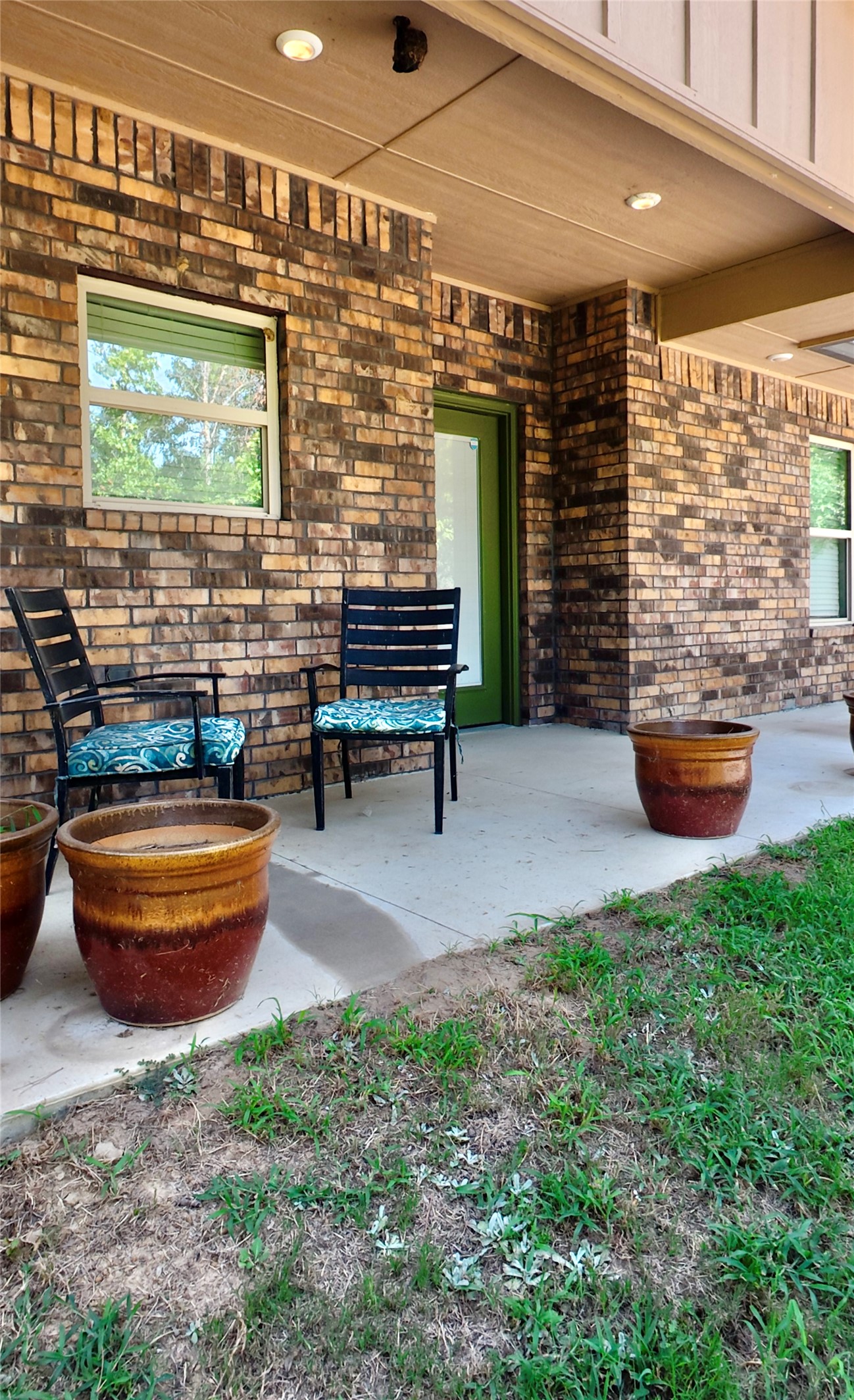 114495 South 4296th Road Porum, OK 74455 - Photo 4 of 59 Covered front patio