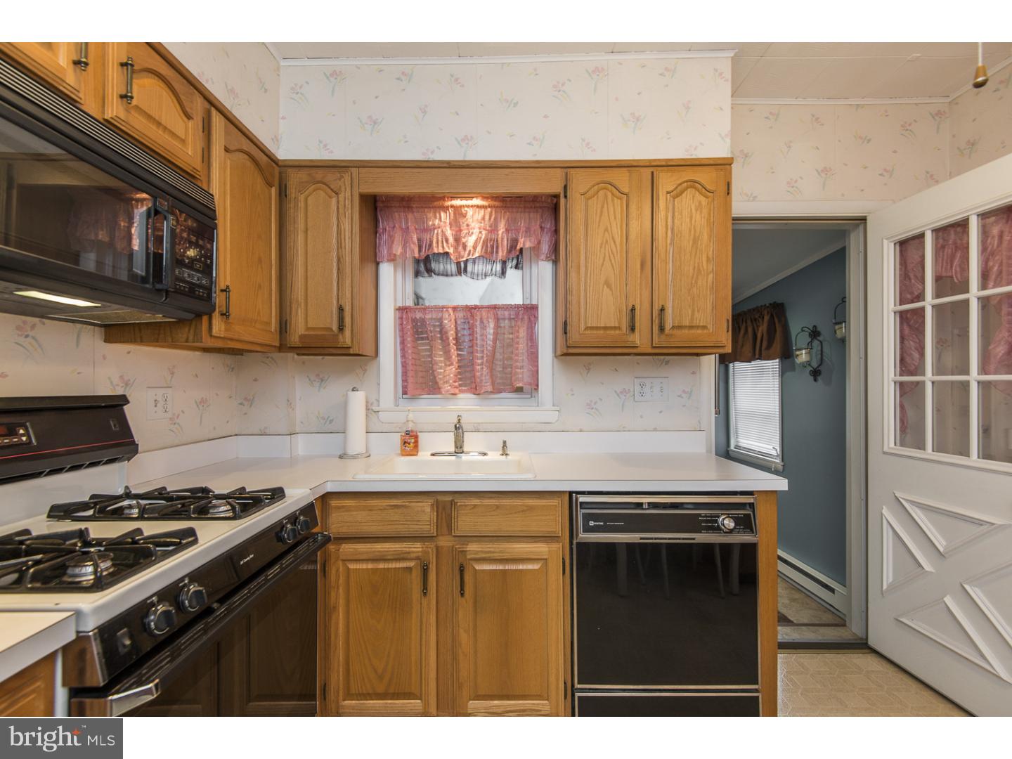 1421 Lawrence Road Havertown, PA 19083 - Photo 10 of 23 Kitchen